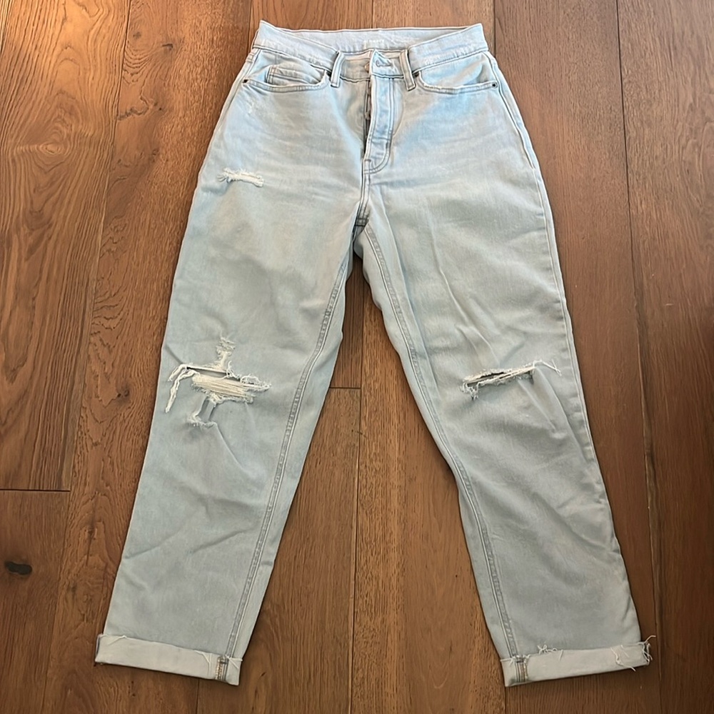 High Raise distressed Jeans